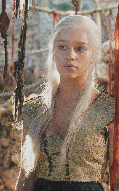 Emilia Clarke TfAZnVbh_o