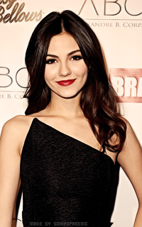 Victoria Justice - Page 3 DWLL9XYL_o