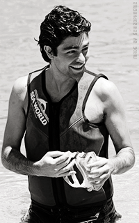 Adrian Grenier LfqZblgX_o