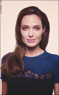 Angelina Jolie OXvEQTOX_o