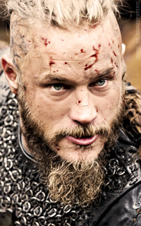 Travis Fimmel XY7zYg0w_o