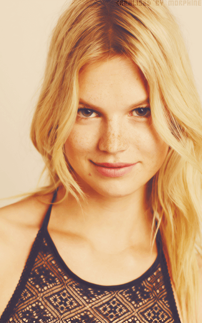 Nadine Leopold - Page 8 EPaXOocp_o