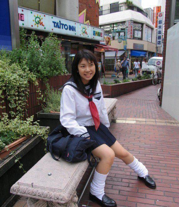 日本女生制服诱惑学生装写真[63P](16)