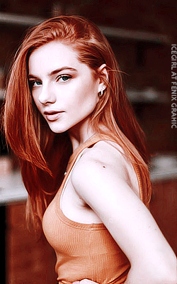 Julia Adamenko TRnGmdGM_o