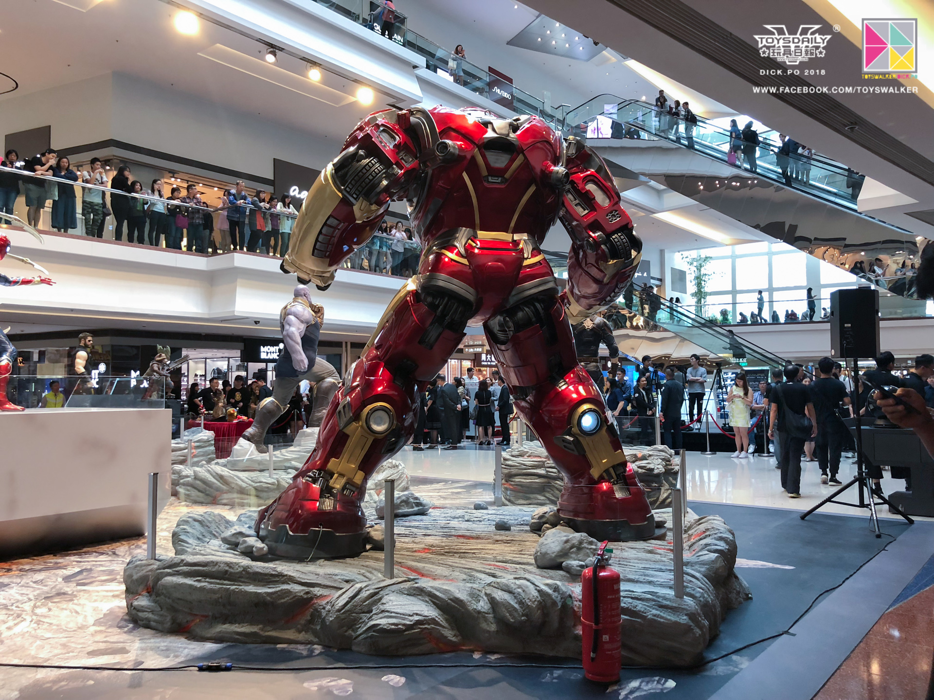 Exhibition Hot Toys : Avengers - Infinity Wars  GSxDqk0H_o