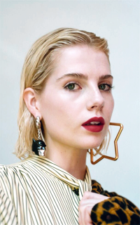 Lucy Boynton 8WZwOqtP_o