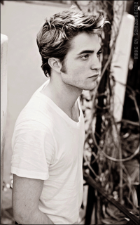 Robert Pattinson NaYwhipn_o