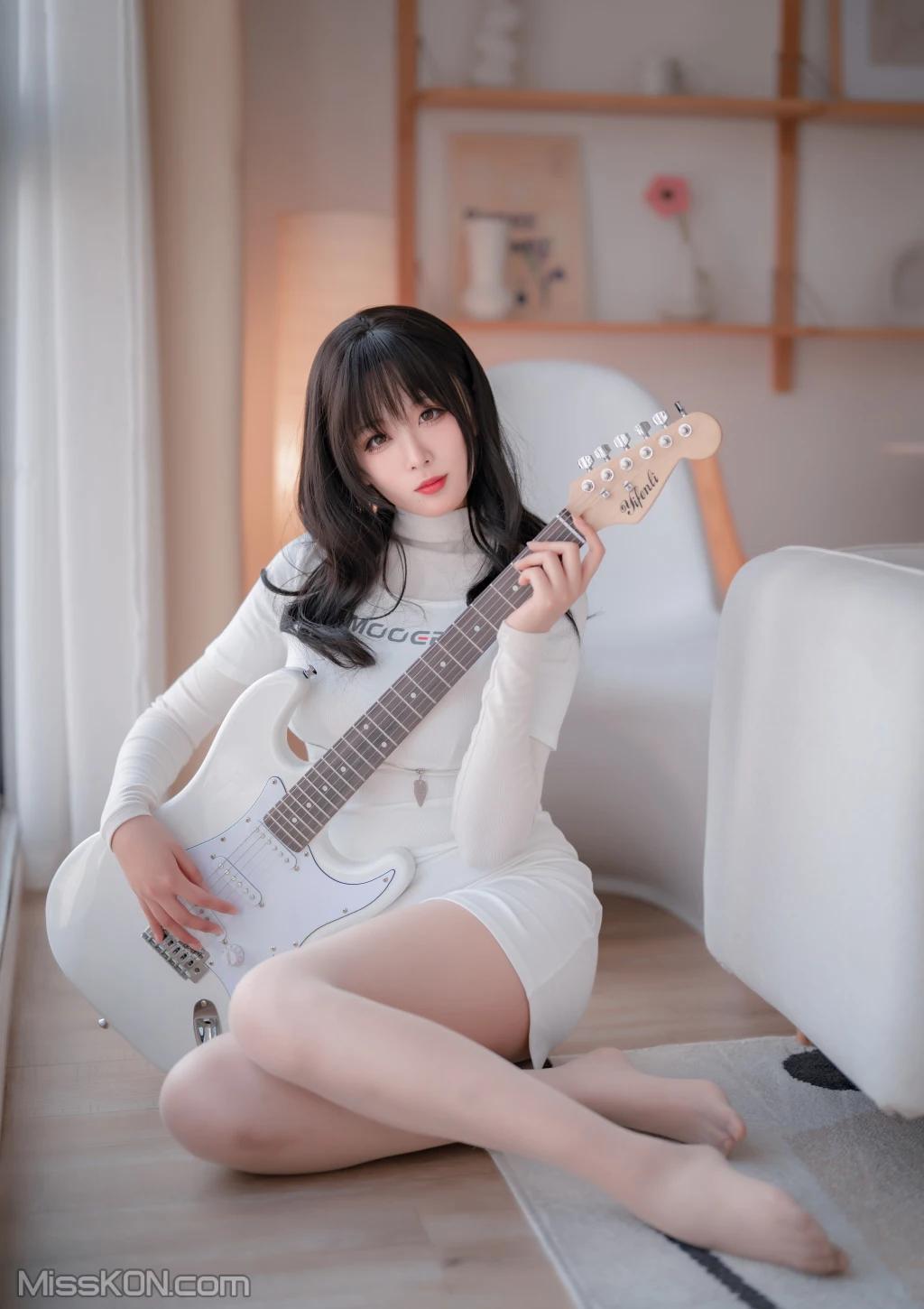 Coser@轩萧学姐: 吉他妹妹肉丝 Ukelele Sister (61 photos)(14)
