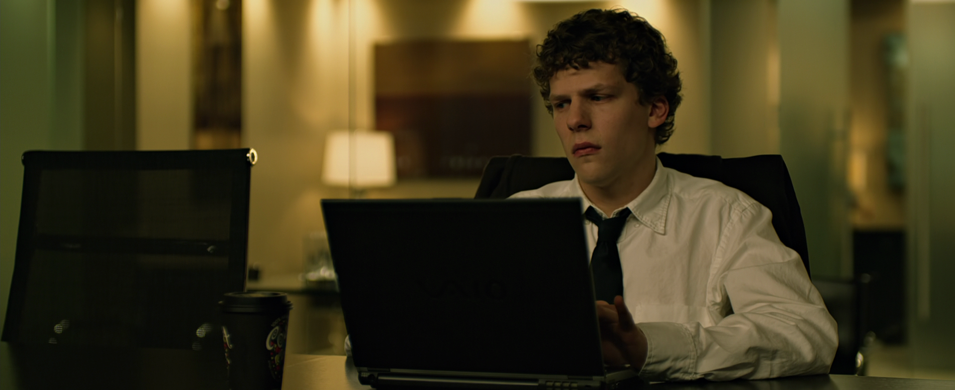 The Social Network 2010 1080p BluRay AV1 10bit Opus 7 1 KaNNa