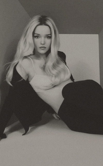 Dove Cameron - Page 2 Ec32iS9Y_o