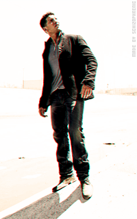 Jon Bernthal AlyFG21R_o