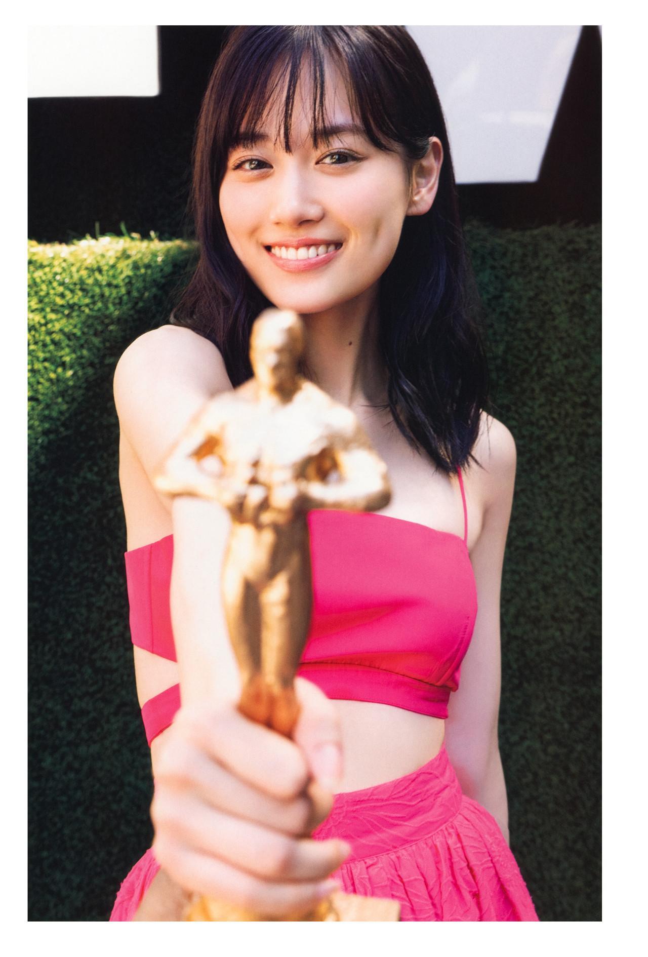 Mizuki Yamashita 山下美月, 2nd 写真集 「ヒロイン Heroine」 Set.01(9)