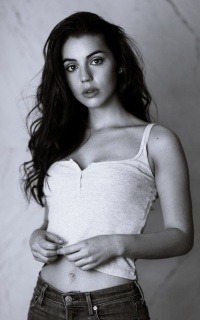 Adelaide Kane JvkAfWki_o