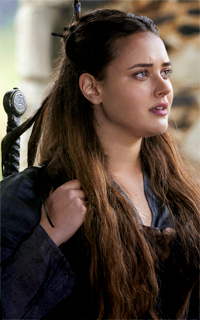 Katherine Langford CkhFtpIm_o