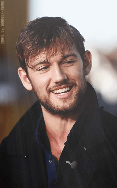 Alex Pettyfer PrccpRLU_o