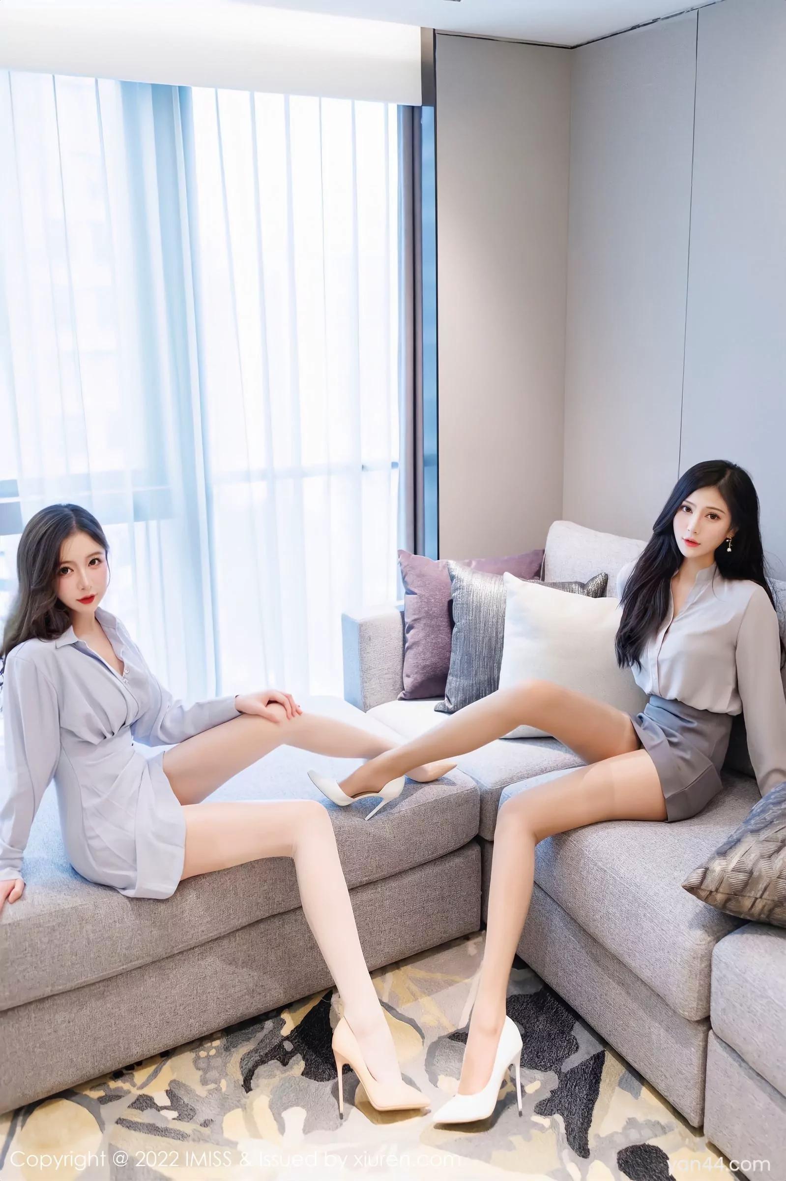 [IMISS爱蜜社] Vol.652 Lavinia肉肉与LindaLinda 白丝与原色丝袜组合OL系列(6)