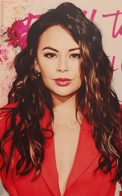 Janel Parrish WEWH88Ss_o