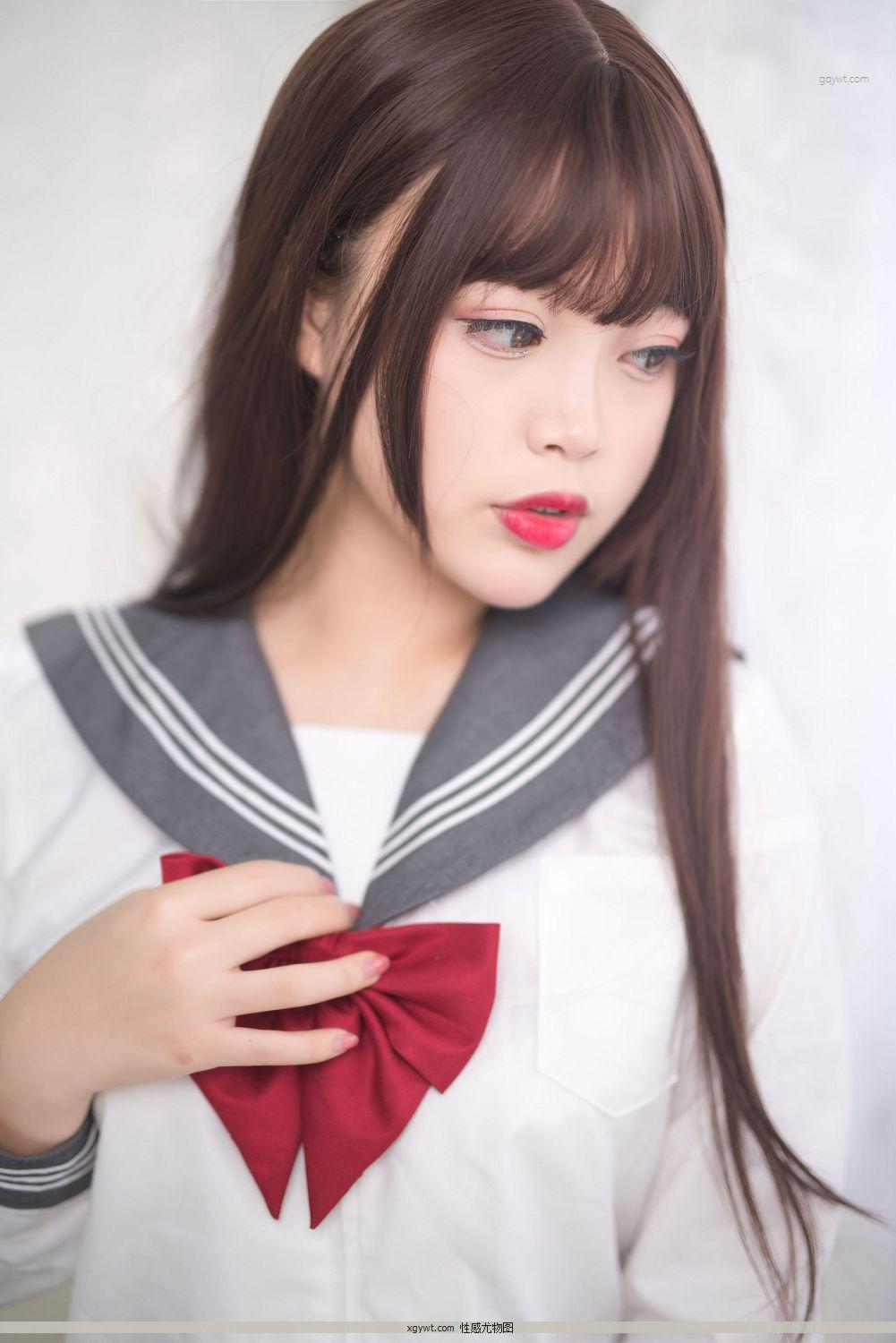 [福利女神Cosplay] 萌系小姐姐-白烨- - 黑丝制服少女 摄影套图(6)