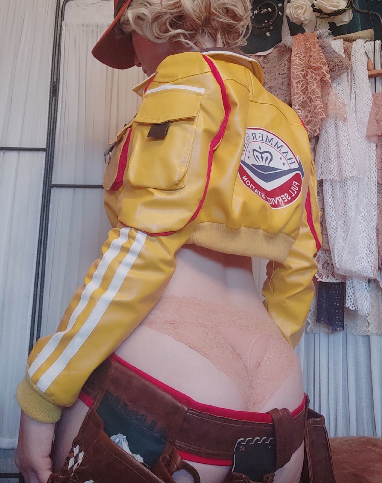 Lada Lyumos - Cindy Aurum