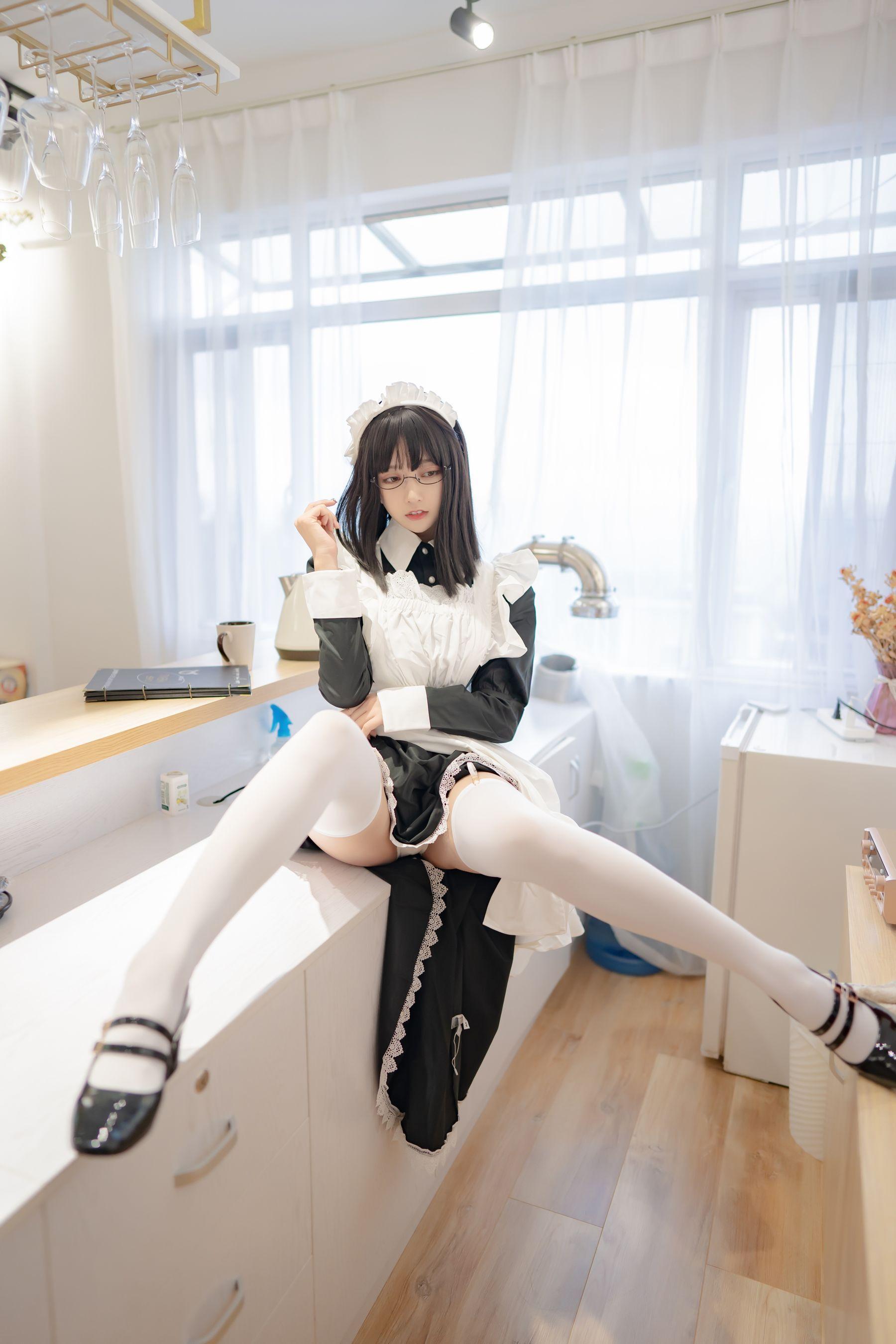 [Cosplay] 米线线sama – 女仆长裙 写真集(21)