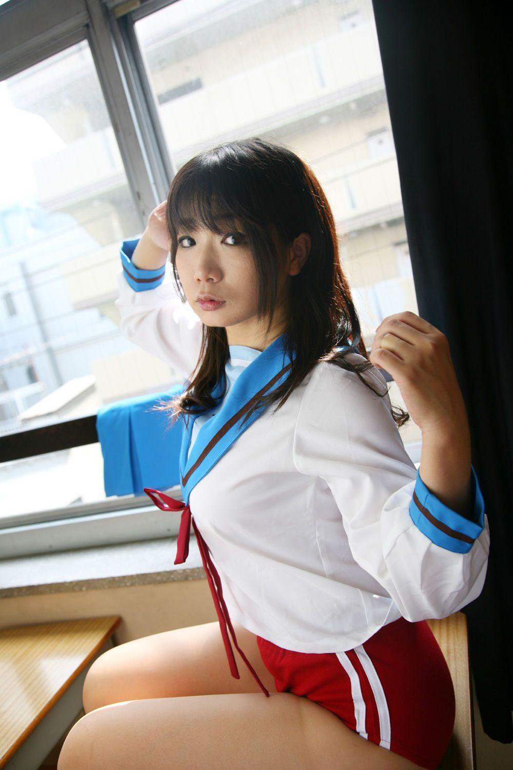 チョコボール向囲 《Suzumiya Haruhi no Yuuutsu》Suzumiya Haruhi+Asahina Mikuru 写真集(60)