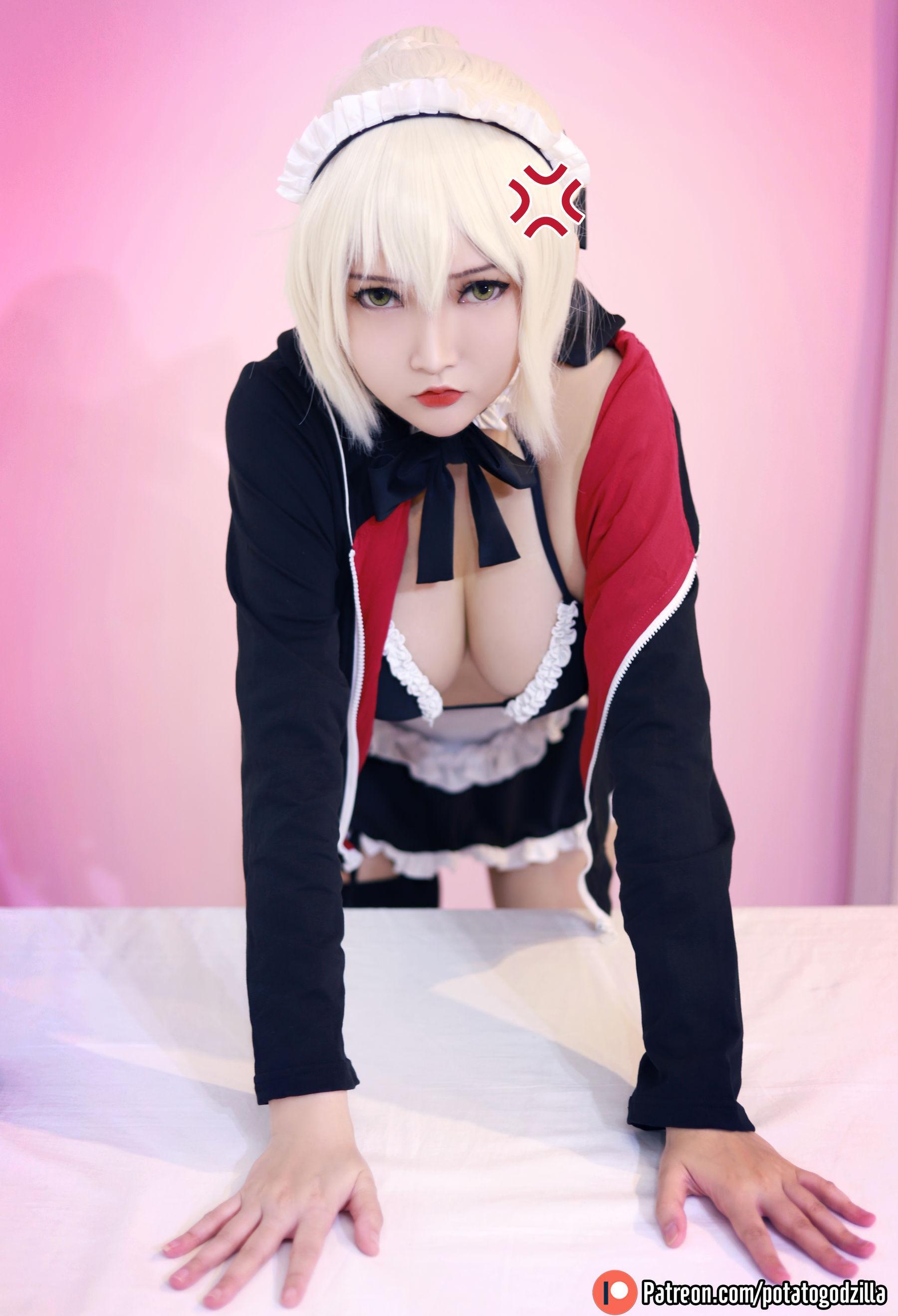 Coser小姐姐Potato Godzilla – Saber Alter Maid 套图(5)