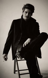 Garrett Hedlund - Page 2 SQ2f8AR2_o