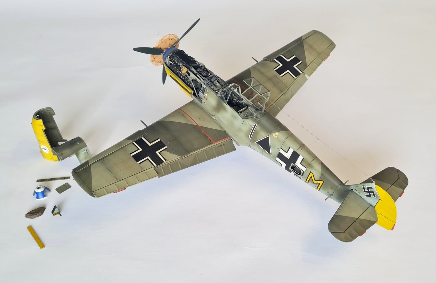 1/32 Bf 109E-4/B, Eduard, DIO - Synchronization gear - Ready