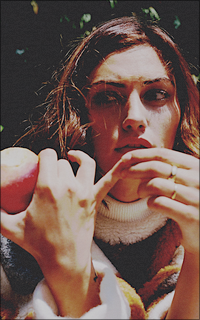 Phoebe Tonkin Ns5OtlLR_o