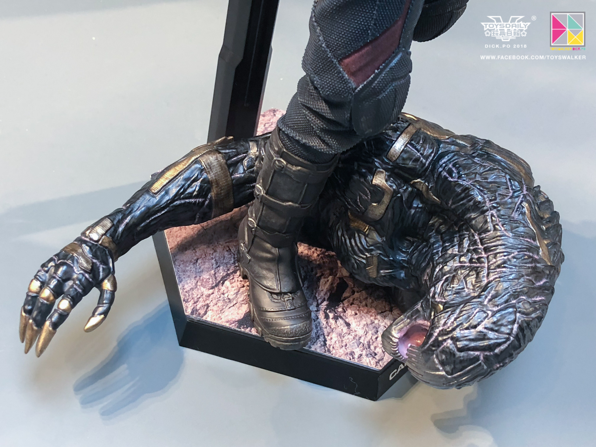 Exhibition Hot Toys : Avengers - Infinity Wars  2RnqACER_o