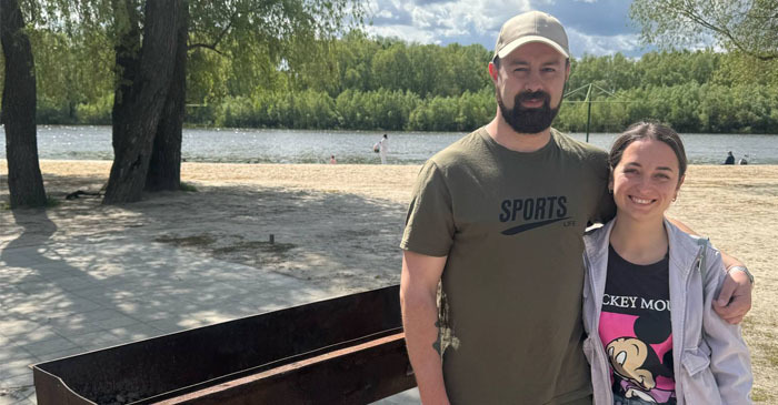 Офіційного відкриття пляжу не буде. Але пальми вже стоять, кафе працюють Офіційного відкриття пляжу не буде. Але пальми вже стоять, кафе працюють