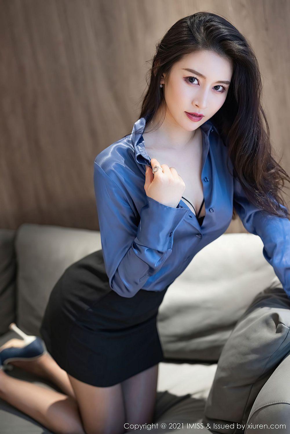 [爱蜜社IMiss] Vol.604 Vanessa - 华丽典雅的职场OL丝袜美腿(19)