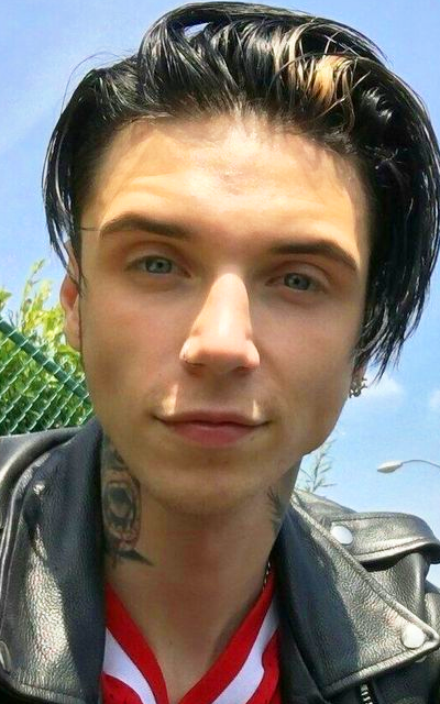 Andy Biersack 8stro9zS_o