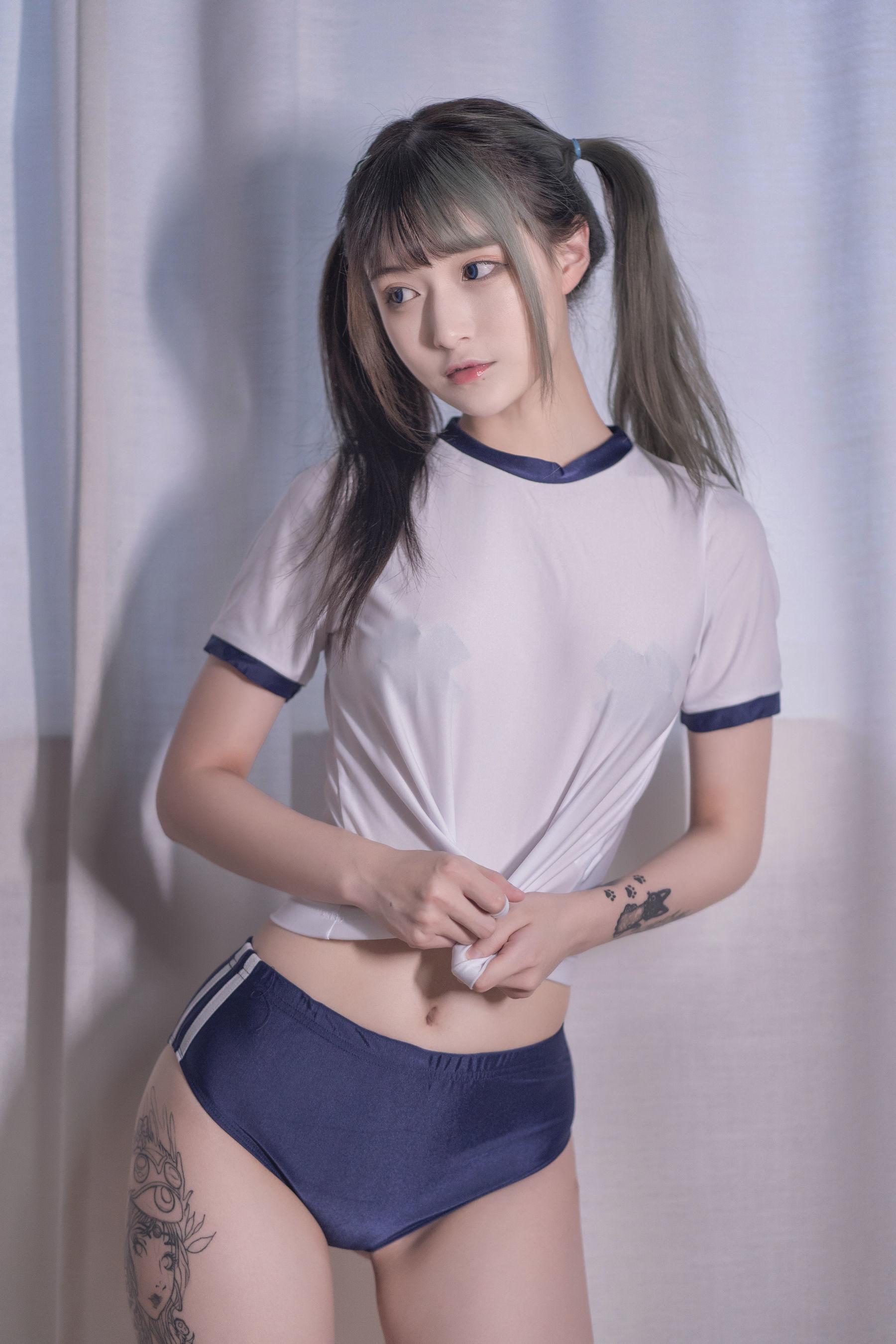 [网红COSER] 铁板烧鬼舞w – 体操服 写真集(18)