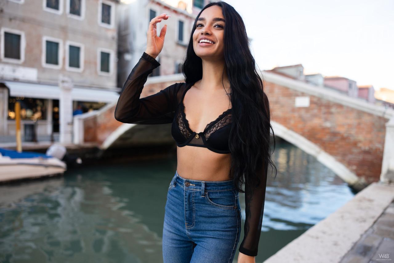 Sexy Latina teen Dulce poses in her lace bra, top and blue jeans in public(1)