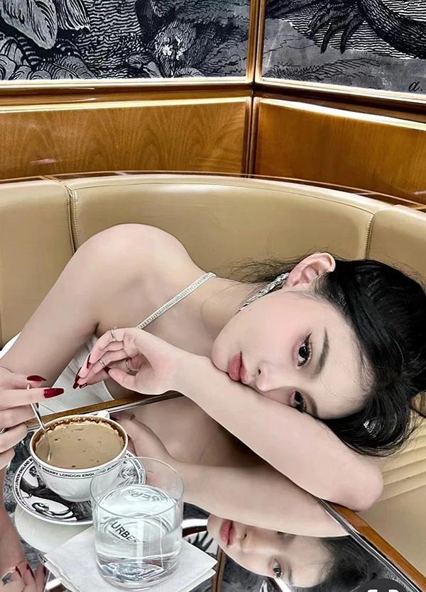 推特美女黑纱@sweetheartomns私拍尺度视图3(15)