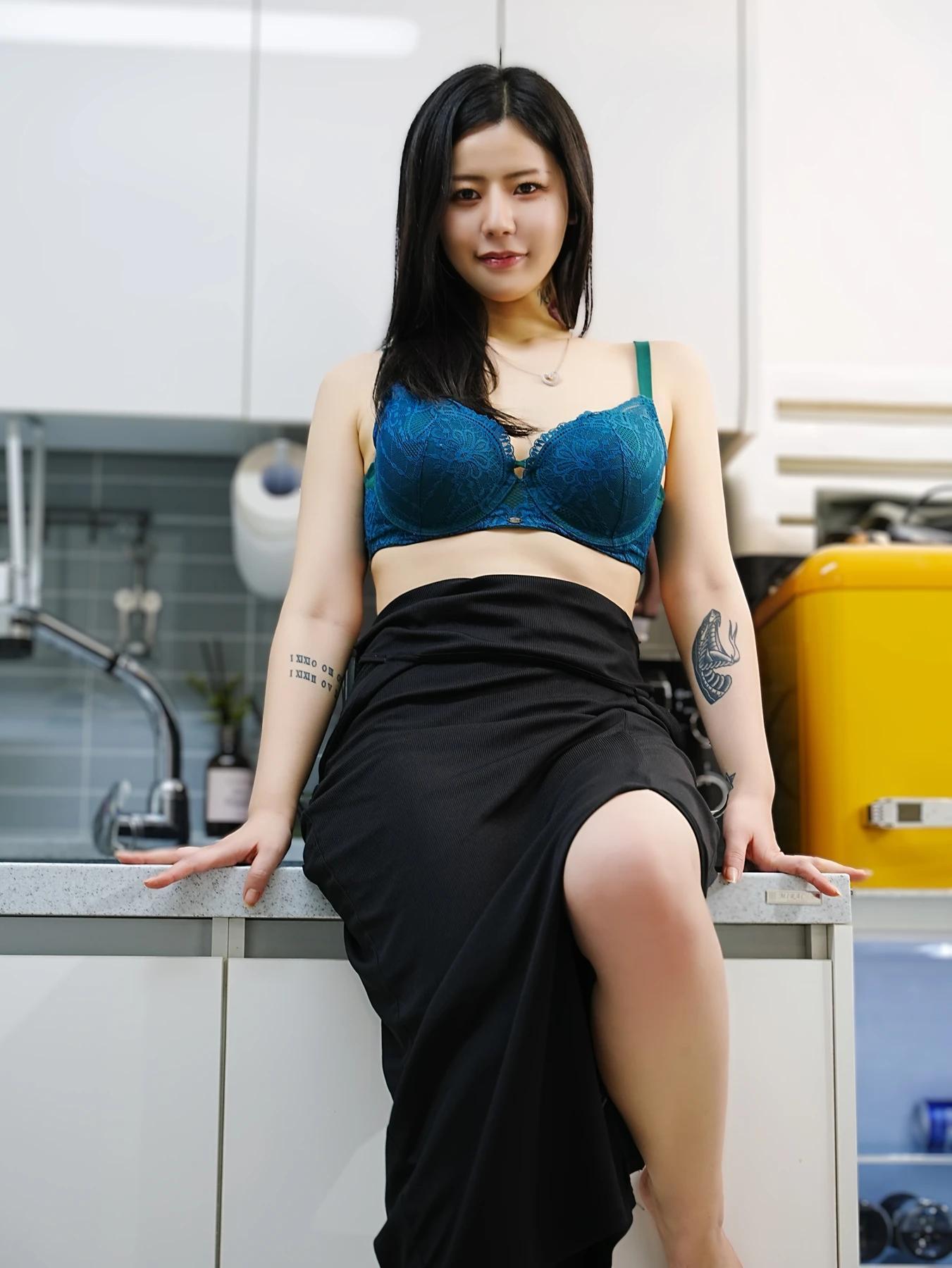 Choi Ri 최리, Photobook Vol.02 「Missy Look」 Set.02(7)