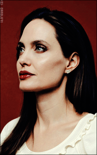 Angelina Jolie 8ijO4sDE_o
