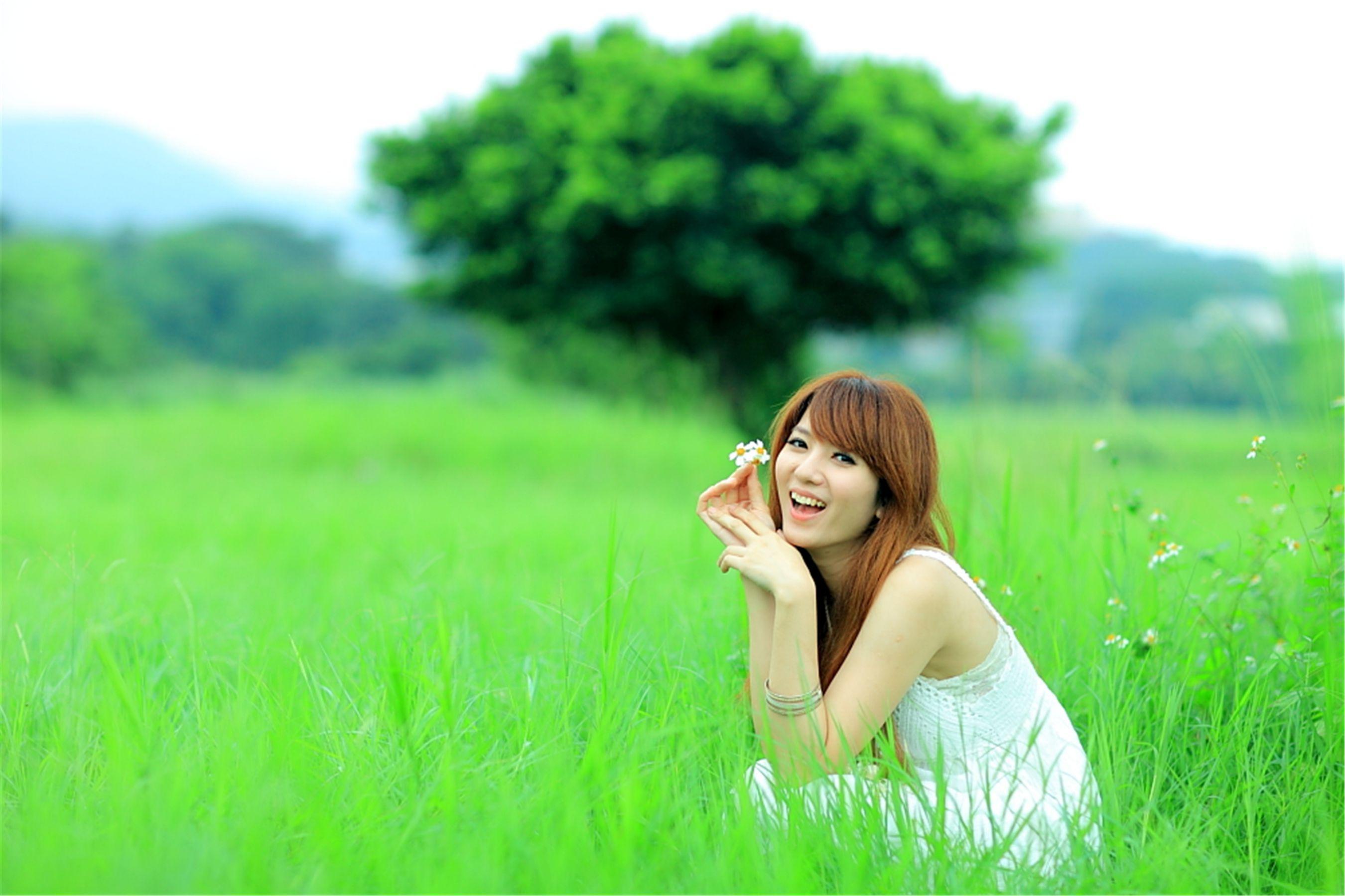 台湾正妹小静《农场初夏田园风光》唯美白裙系列 写真集(110)