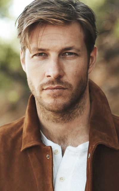 Luke Bracey 4OXdIz0a_o