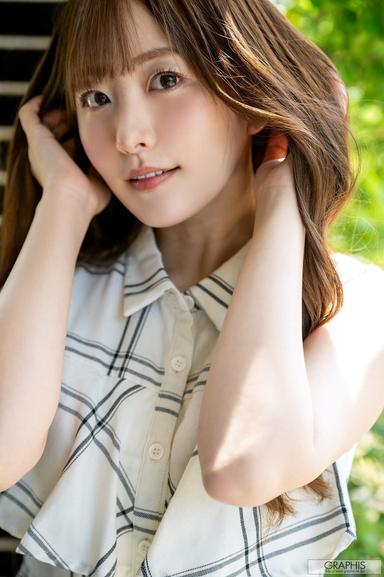 Hikari Aozora 青空ひかり, Graphis Gals 「Addicted」 Vol.01(4)