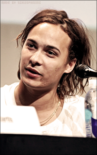 Frank Dillane PKfLCAK8_o