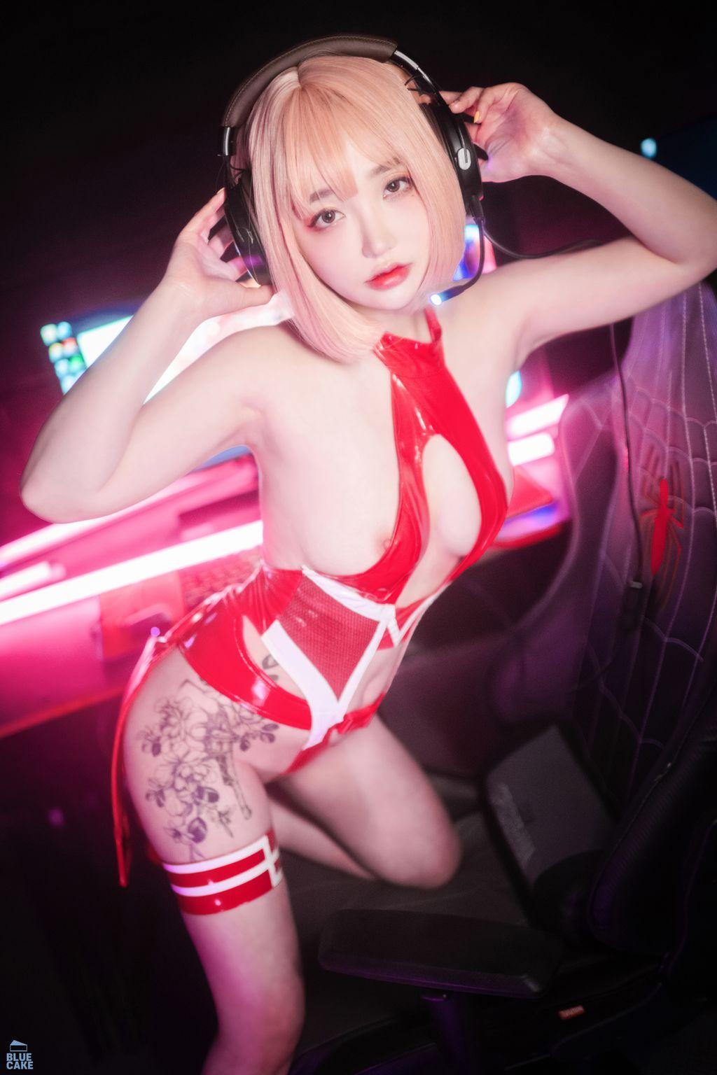 [BLUECAKE] Son Ye-Eun (손예은): Code 002 Mini (88 photos)(50)