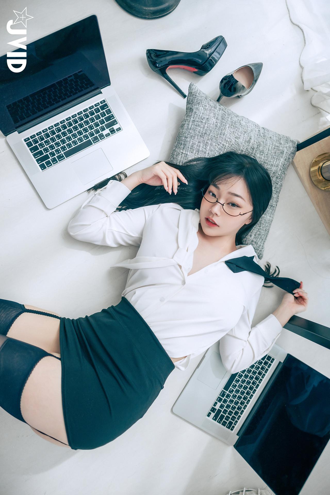 JVID 苡昕Slivia – 超巨乳女秘書 Set.02(22)