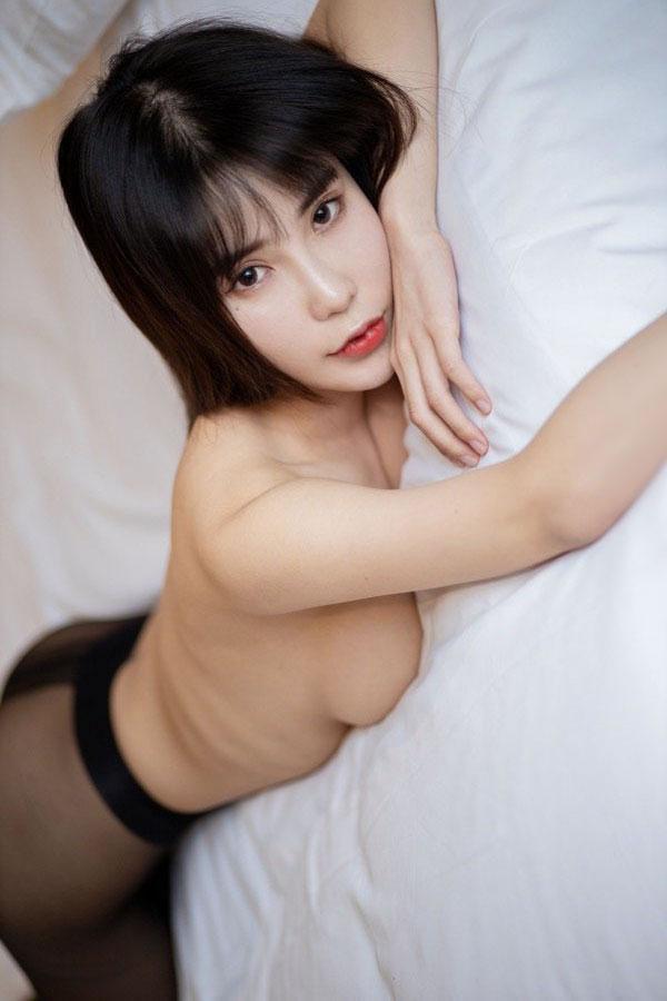 小美女悠悠酱yoyoyo前挺后撅美妙绝伦(23)