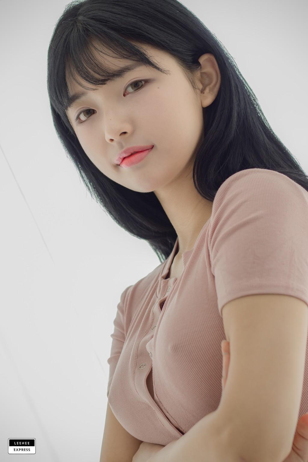 LEEHEE EXPRESS - LEHF-017: U.Hwa (은유화) (47 photos)
