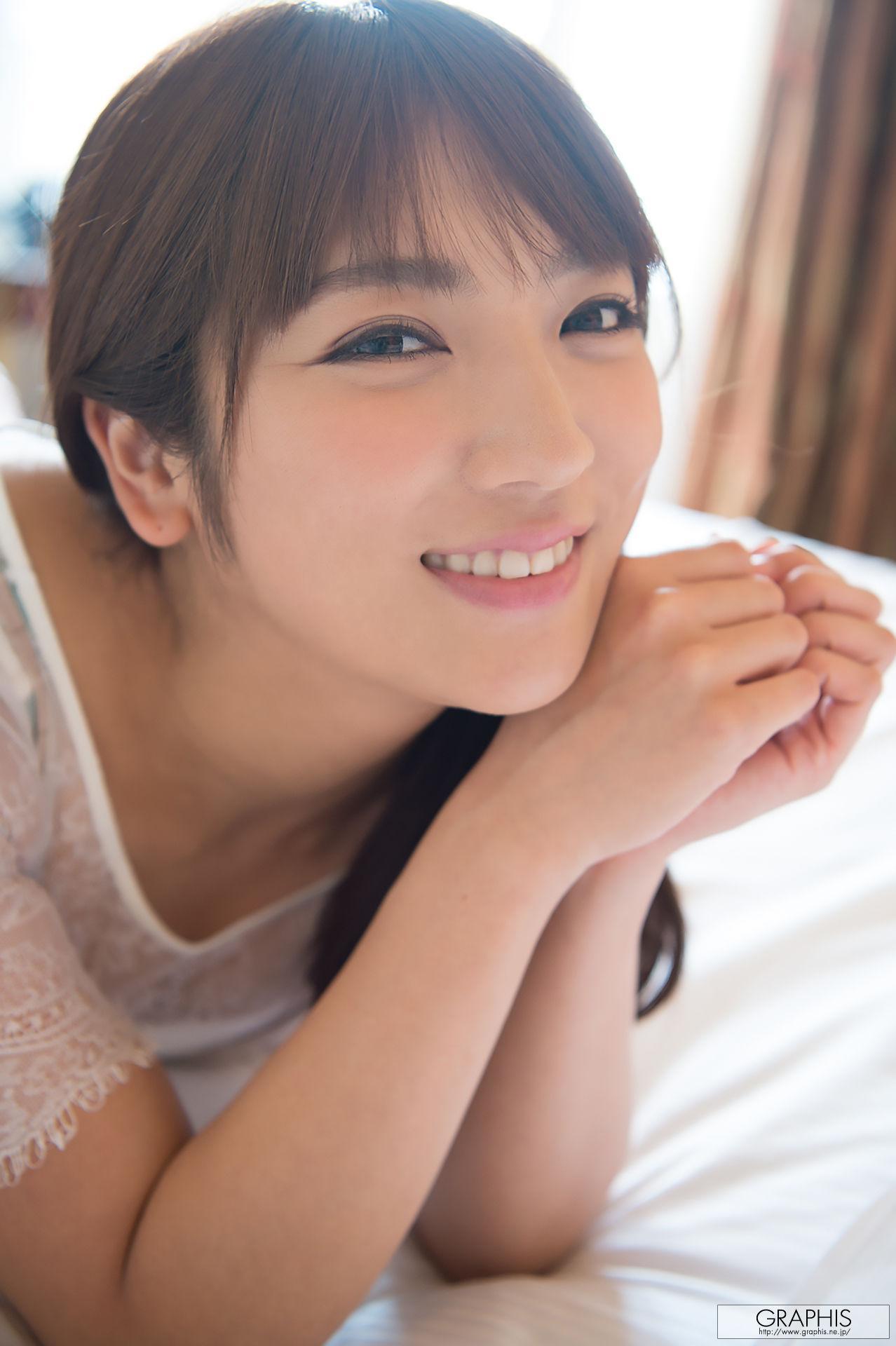 神咲詩織 Shiori Kamisaki [Graphis] Limited Edition 写真集(5)