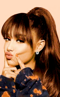 Ariana Grande Ixt6IN2A_o