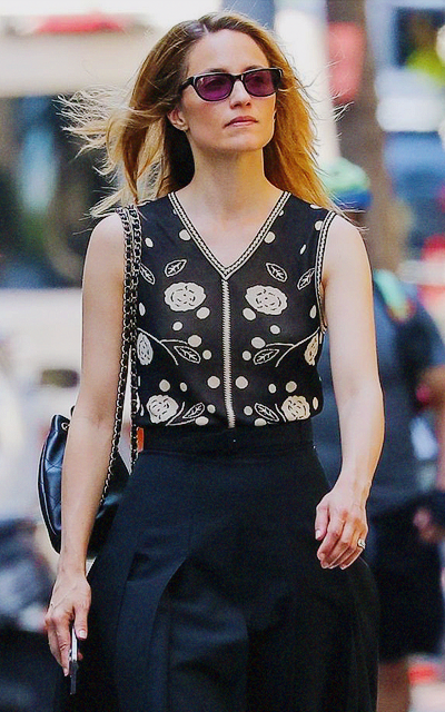 Dianna Agron - Page 2 XihWGnHz_o