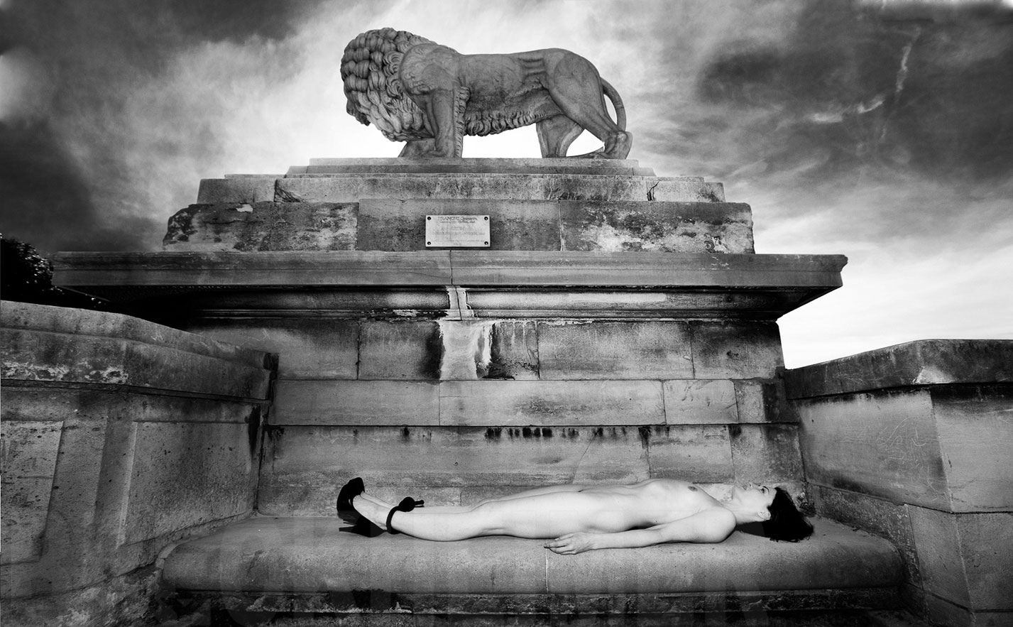 голые девушки на улицах мировых столиц / Naked City by Gary Breckheimer голые девушки на улицах мировых столиц / Naked City by Gary Breckheimer